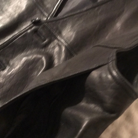 Men’s leather vest - Picture 3 of 11